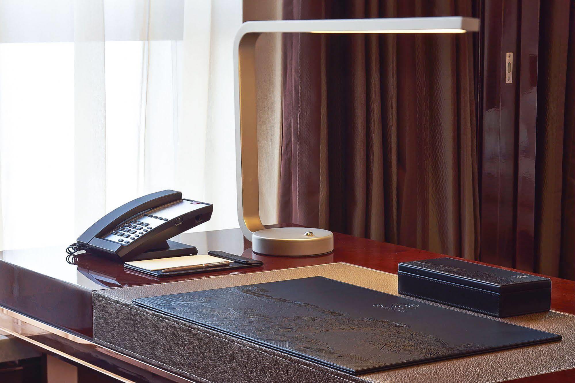 Sheraton Grand Zhengzhou Hotel Ngoại thất bức ảnh